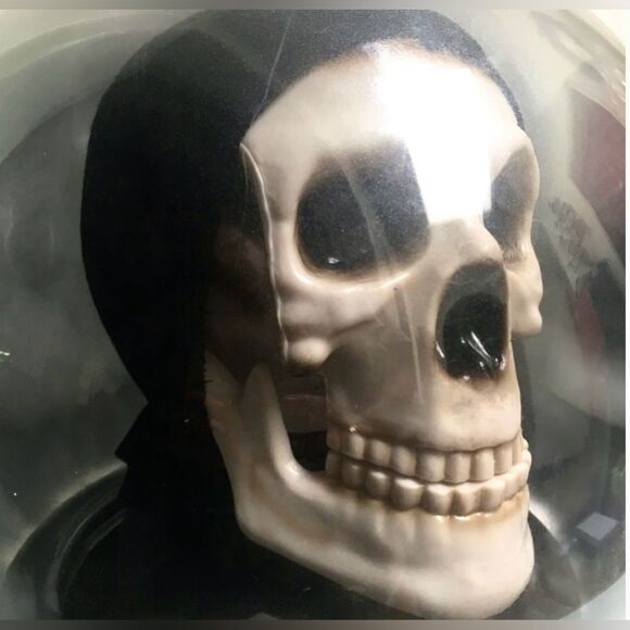 HALLOWEEN SPIRIT BALL-TALKING SKULL/GRIM
REAPER/SKELETON ANIMATED VINTAGE - Picture 12 of 13